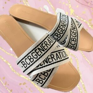 BCBGeneration Kala open toe casual  Flat Sandals Size 10, White & Black
